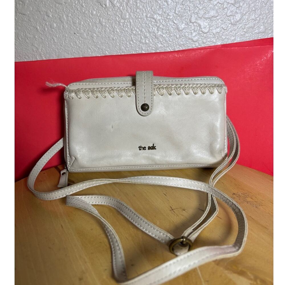 The Sak beige Leather small crossbody wallet